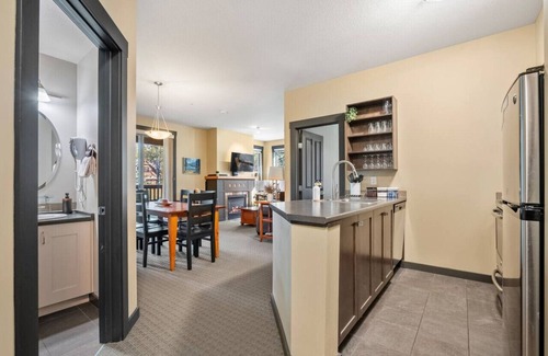 East Kootenay Apartment | Snowy Lodge | Ski-In/Out | Upper Village | Pets Ok