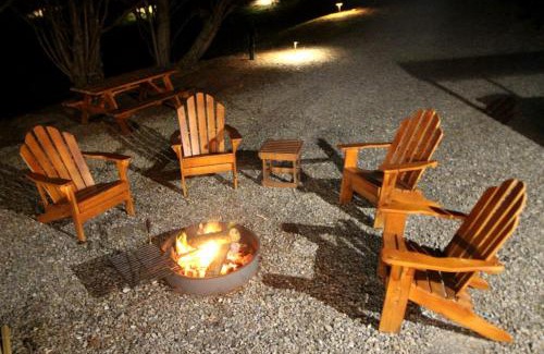 Copperhill House | Snug and Cozy Cabin Rental with a Hot Tub near Copperhill for a Relaxing Vacation in Tennessee