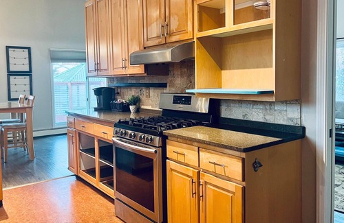 Scenic Foothills House | Snug as a Bug Home for 8