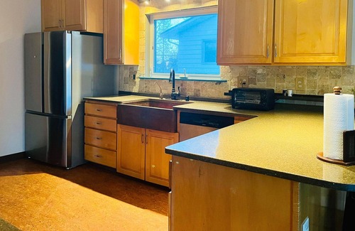 Scenic Foothills House | Snug as a Bug Home for 8