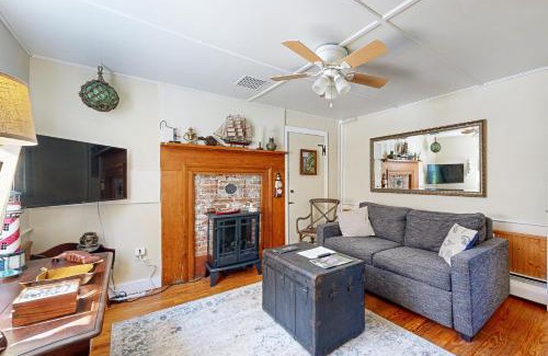 Boothbay Harbor Apartment | Snug Harbor I