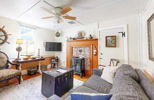 Boothbay Harbor Apartment | Snug Harbor I