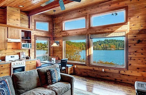 Friday Harbor Cabin | Snug Harbor Resort and Marina - One Bedroom Water View Cabin