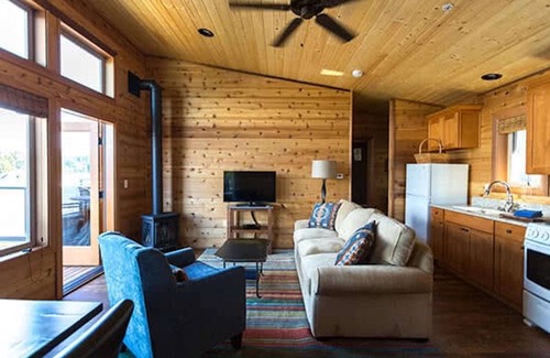 Friday Harbor Hotel | Snug Harbor Resort and Marina - One Bedroom Waterfront Suite
