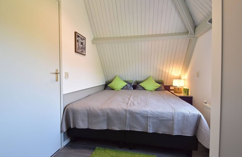 Herkingen House | Snug Holiday Home in Herkingen with Jacuzzi in the Garden