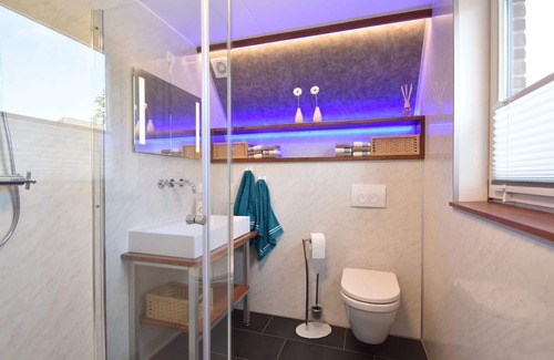 Herkingen House | Snug Holiday Home in Herkingen with Jacuzzi in the Garden