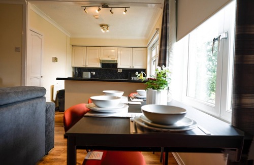Chapelhall Apartment | Snug Modern Apartment