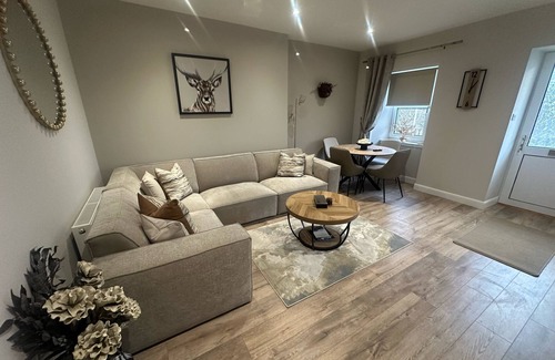 Bridge of Allan House | Snug Modern Home in Bridge of Allan
