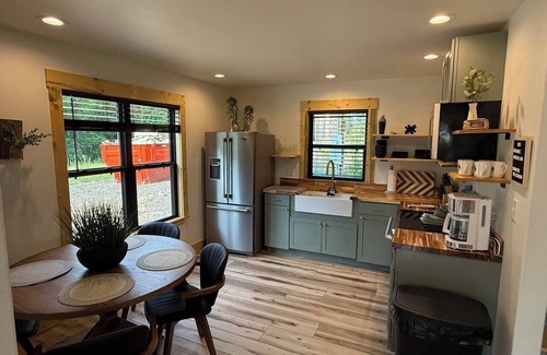 Kirby Cabin | "Snuggle Inn" New Cabin in Daisy Arkansas