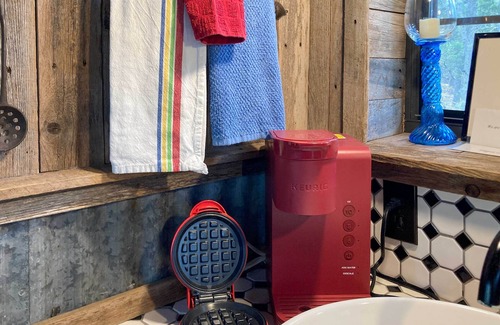 Wimberley Apartment | Snuggle Inn Wimberley Cabin w/Fire Pit + Deck