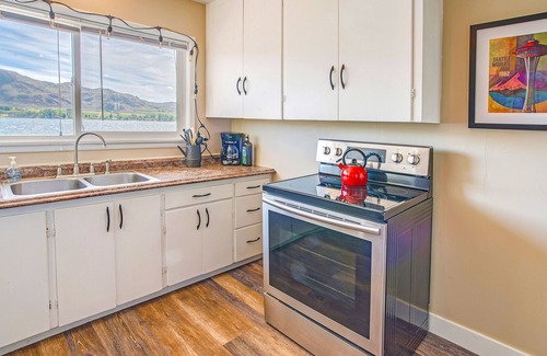 Oroville House | So close to the water!
