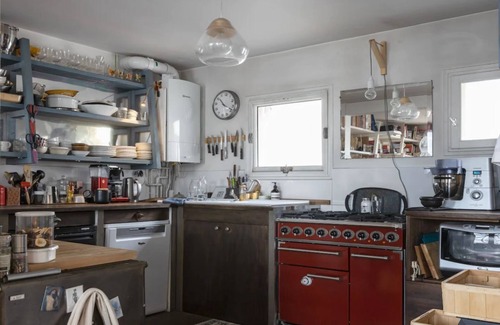 Montmartre Apartment | Soak 360 degree views of Sacre-Coeur& next To the most famous Rue des Abbesses