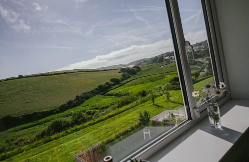 Newquay House | Soak in amazing views @ EbbandFlow