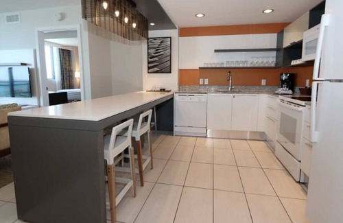 Clearwater Beach Resort | Soak Up the Sunshine at Wyndham Clearwater Beach- 2 Bd. Dlx