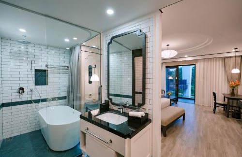 Soc Son Hotel | Soc Village Wellness & Retreat