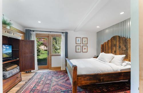 Serene Lakes House | Soda Springs 3BR Ski and Lake Retreat