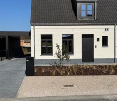 Uitbergen House | Sœur