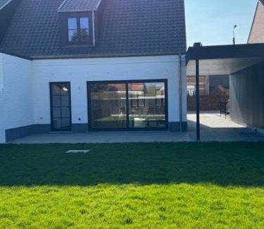 Uitbergen House | Sœur