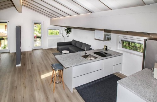 Chiavenna House | Sofi apartment .