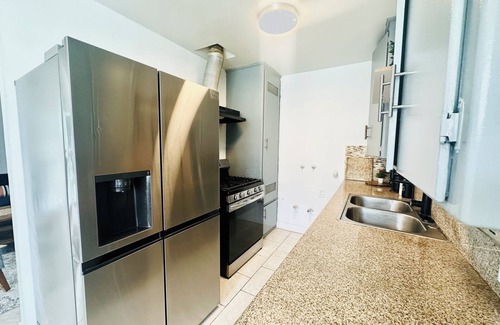 Los Angeles Apartment | SOFI- KIA FORUM 2-bedroom HOME Los Angeles