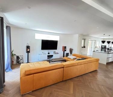 Lampertheim House | Soh Rent Maison - Villa Piscine Proche Strasbourg - TV - Wifi - Parking