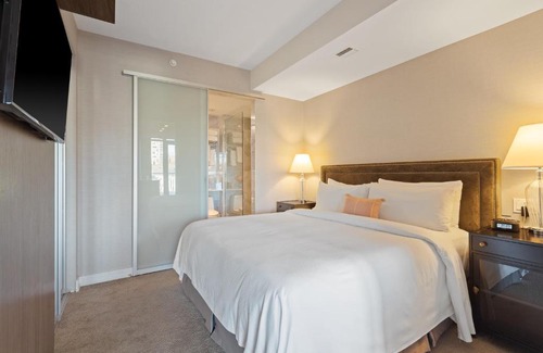 Centretown West Apartment | SOHO Residences Champagne