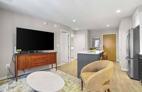 North Rosslyn Apartment | Sojourn Rosslyn Gym Pool Rooftop & Free Parking