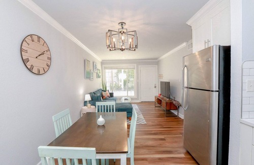 Willoughby Spit Apartment | Sojourn Sea Suite 2 BR 2 BA at Beach Cottages