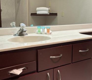 Parkrose Hotel | Sojourn Suites Portland Airport