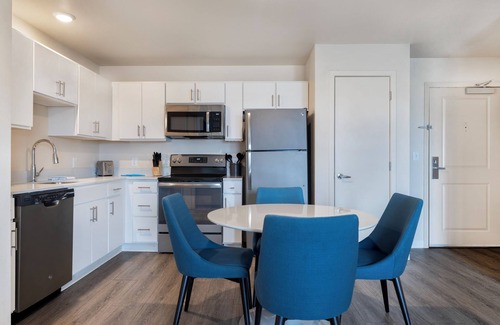 Las Colinas Hotel | Soka Suites Dallas - Las Colinas