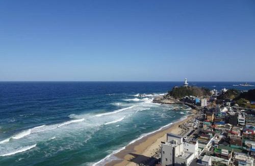 Sokcho Apartment | Sokcho beach sunrise ocean view(Summit Bay 14F)