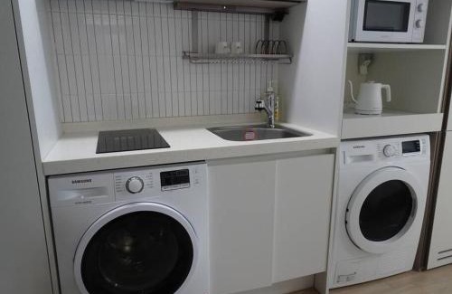 Sokcho Apartment | Sokcho beach sunrise ocean view(Summit Bay 14F)