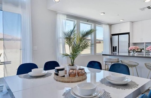 Desert Hot Springs House | Sol Mate Mountain View Home