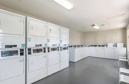 South Lamar Apartment | SoLa 1BR work & play, close to Downtown