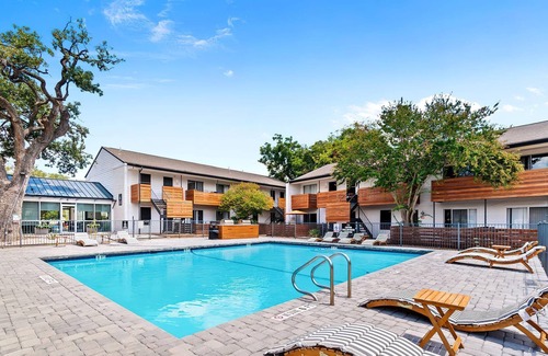 South Lamar Apartment | SoLa 1BR work & play, close to Downtown