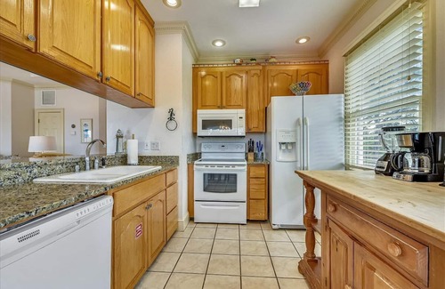 Treasure Beach Village House | SOLANA MEANS 'SUNSHINE', and lovely natural lighting is just one of the amenities this home offers.