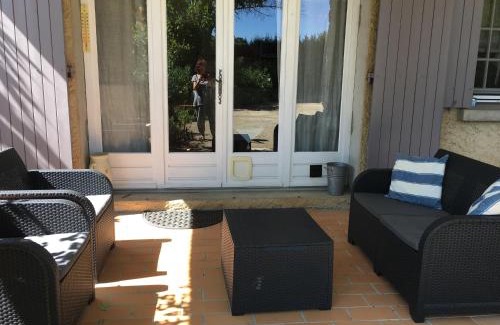 Saint-Hilaire-de-Brethmas Apartment | soleil lotus