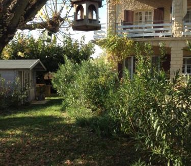 Saint-Hilaire-de-Brethmas Apartment | soleil lotus