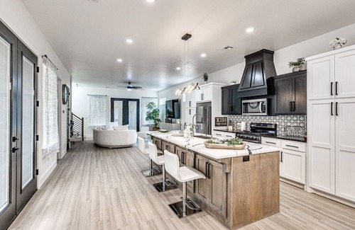 Central Oklahoma City House | SOLENA VIP OKC: Heated pool, Jacuzzi, grill, pool table outside; cozy interior.