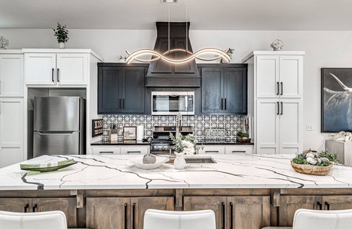 Central Oklahoma City House | SOLENA VIP OKC: Heated pool, Jacuzzi, grill, pool table outside; cozy interior.