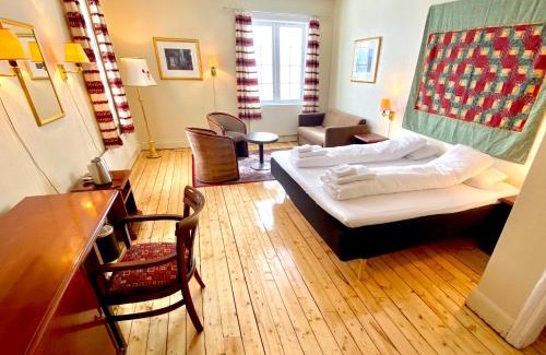 Lyngseidet House | Solhov, Castle of the Lyngen Alps