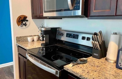 Nichols House | Soli's Cove in Lakeland, Ideal for long-term stay