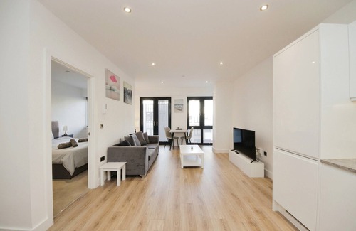 Barnt Green Apartment | Solihull Modern Apartments - Seven Stays