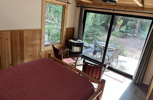 Lyons Cabin | Solitude-Cabin C: Riverside 1 Bdrm+/Private Deck & Fire Pit/40 mins From Boulder