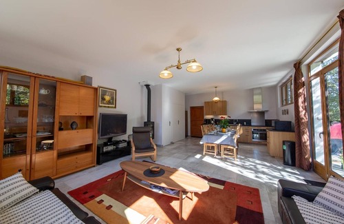 Ligny-le-Ribault Cottage | Sologne 4* cottage for 7, garden, hiking, near Orleans