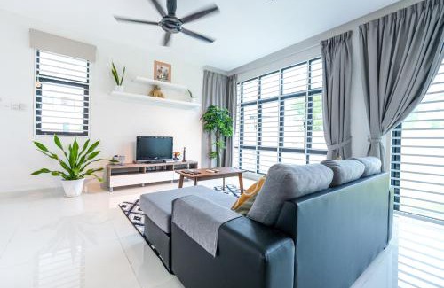 Batu Ferringhi Villa | Solok Sungai Emas By Plush