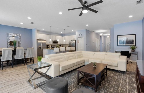 Sunridge Woods House | Solterra 10 Bed Luxury Oasis. 5252