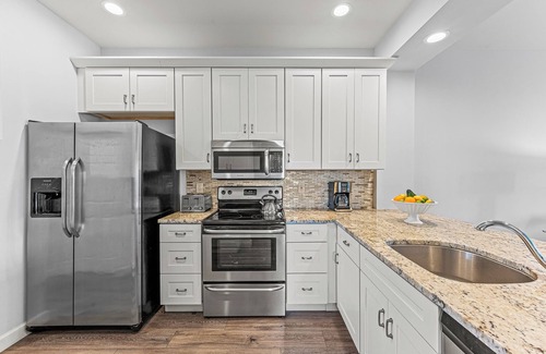 Naples Condo | Solterra Vacation Rental: Luxury 3-BR Condo with Lake & Golf Views. Access to Luxury Pool, Hot Tub, and Golf Courses at Lely Resort. Close to Naples Beaches, 5th Avenue S, and Marco Island