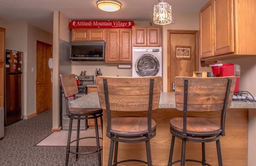 Bartlett Apartment | Something Special, Sleeps 5, Skiers Paradise!