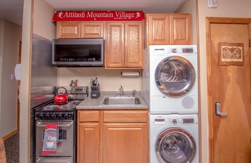 Bartlett Apartment | Something Special, Sleeps 5, Skiers Paradise!